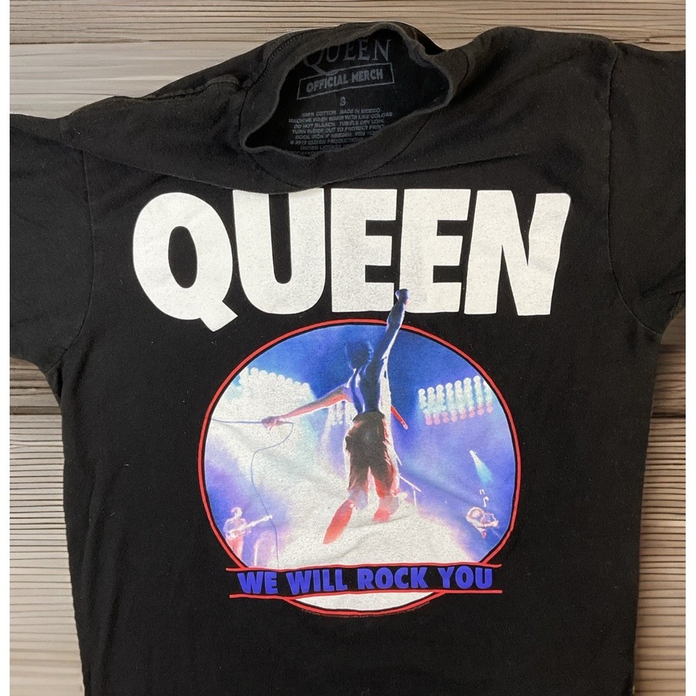 Queen T-Shirt Official We Will Rock You Graphic Tee Short Sleeve 2018 Women Sz S